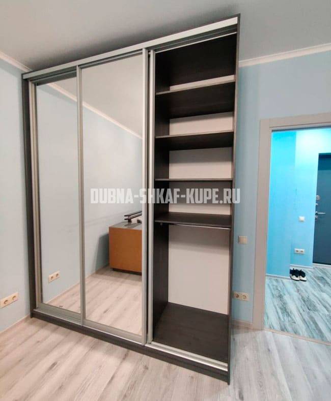 Шкафы в спальню Дубна
